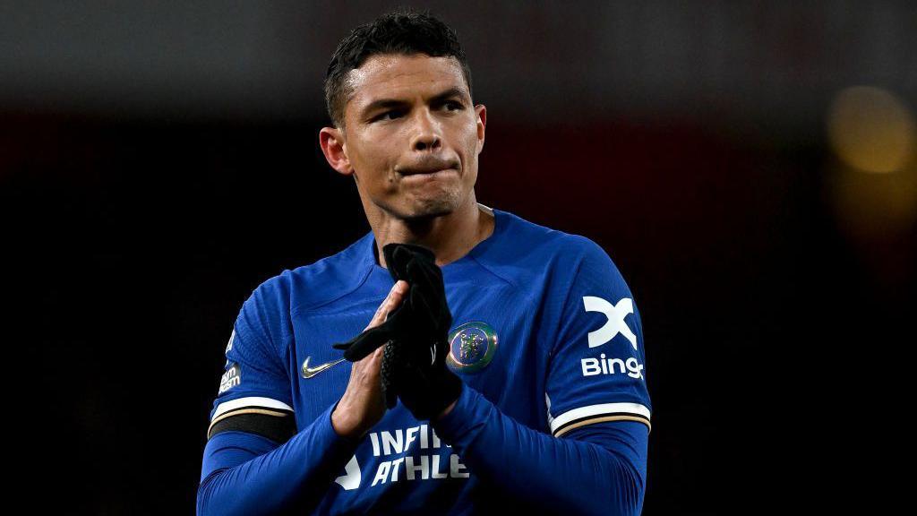 Thiago Silva Resmi Berlabuh di Porto, AC Milan dan Chelsea Kena Prank Transfer