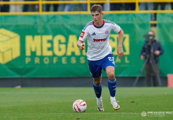 Siapa Branimir Mlacic? Bek Muda Kroasia yang Mulai Masuk Radar Real Madrid