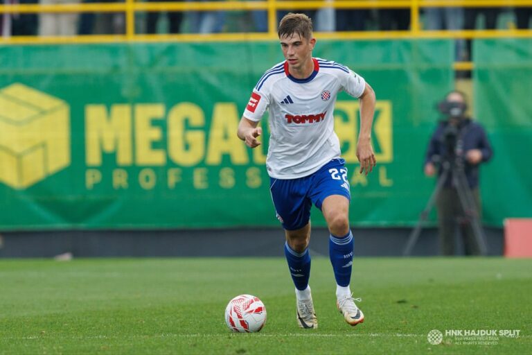 Siapa Branimir Mlacic? Bek Muda Kroasia yang Mulai Masuk Radar Real Madrid